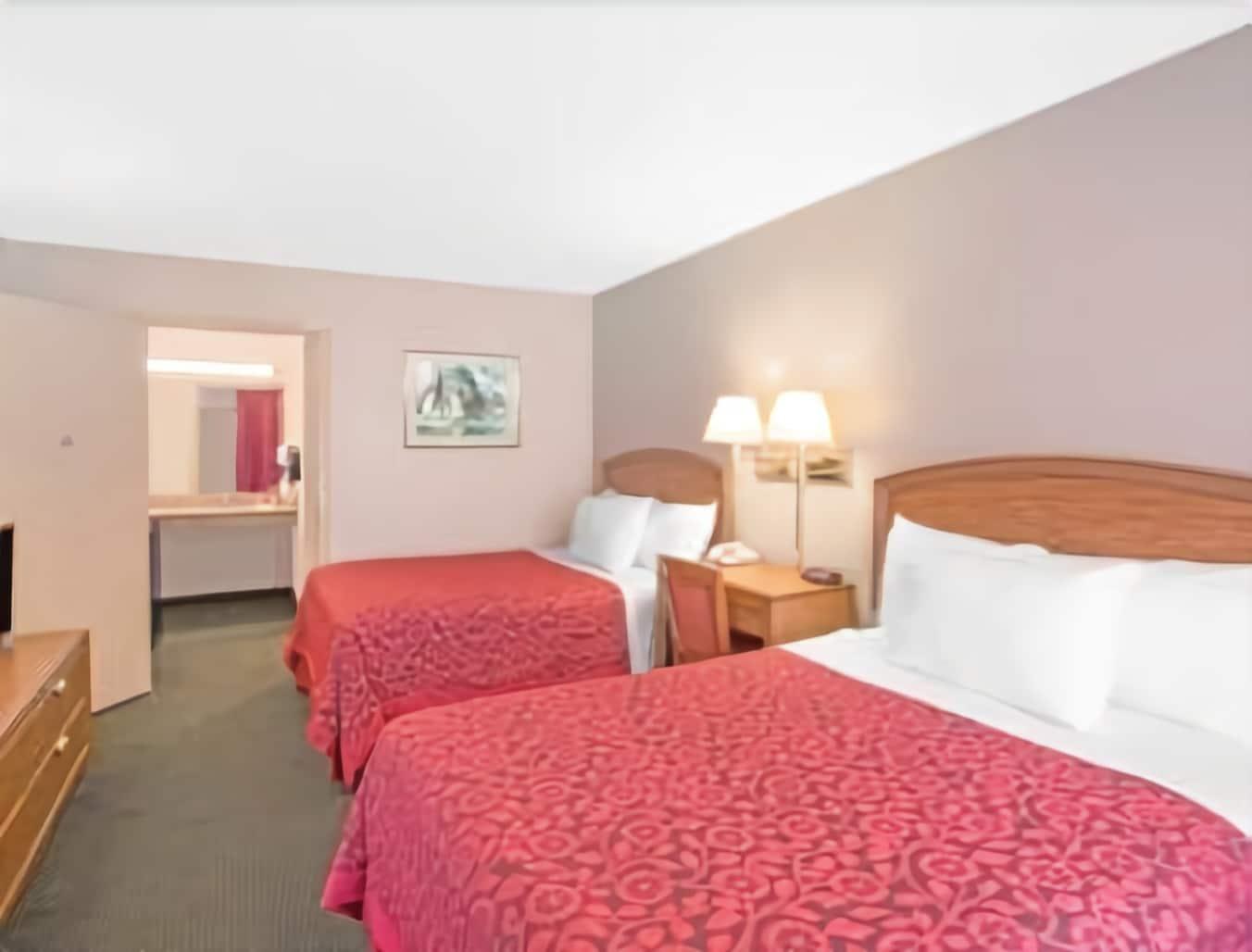 Days Inn By Wyndham Wilmington / University Экстерьер фото