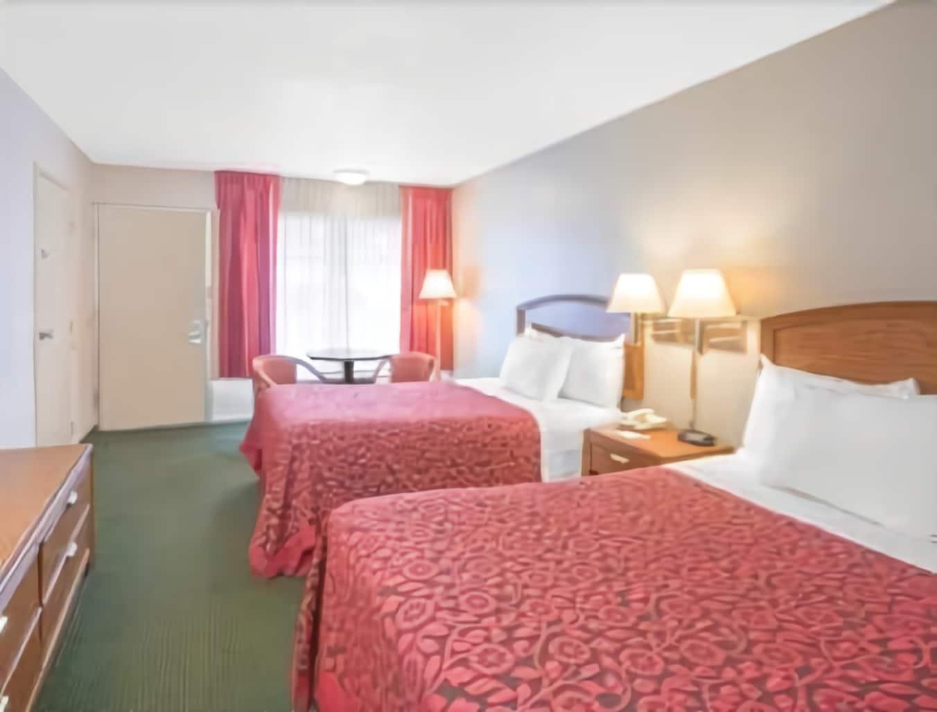 Days Inn By Wyndham Wilmington / University Экстерьер фото