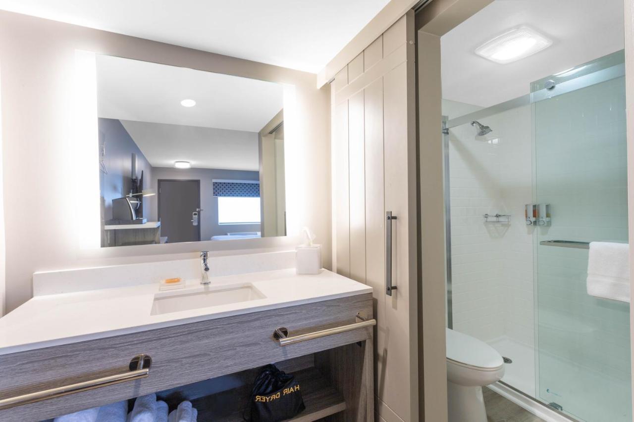 Days Inn By Wyndham Wilmington / University Экстерьер фото