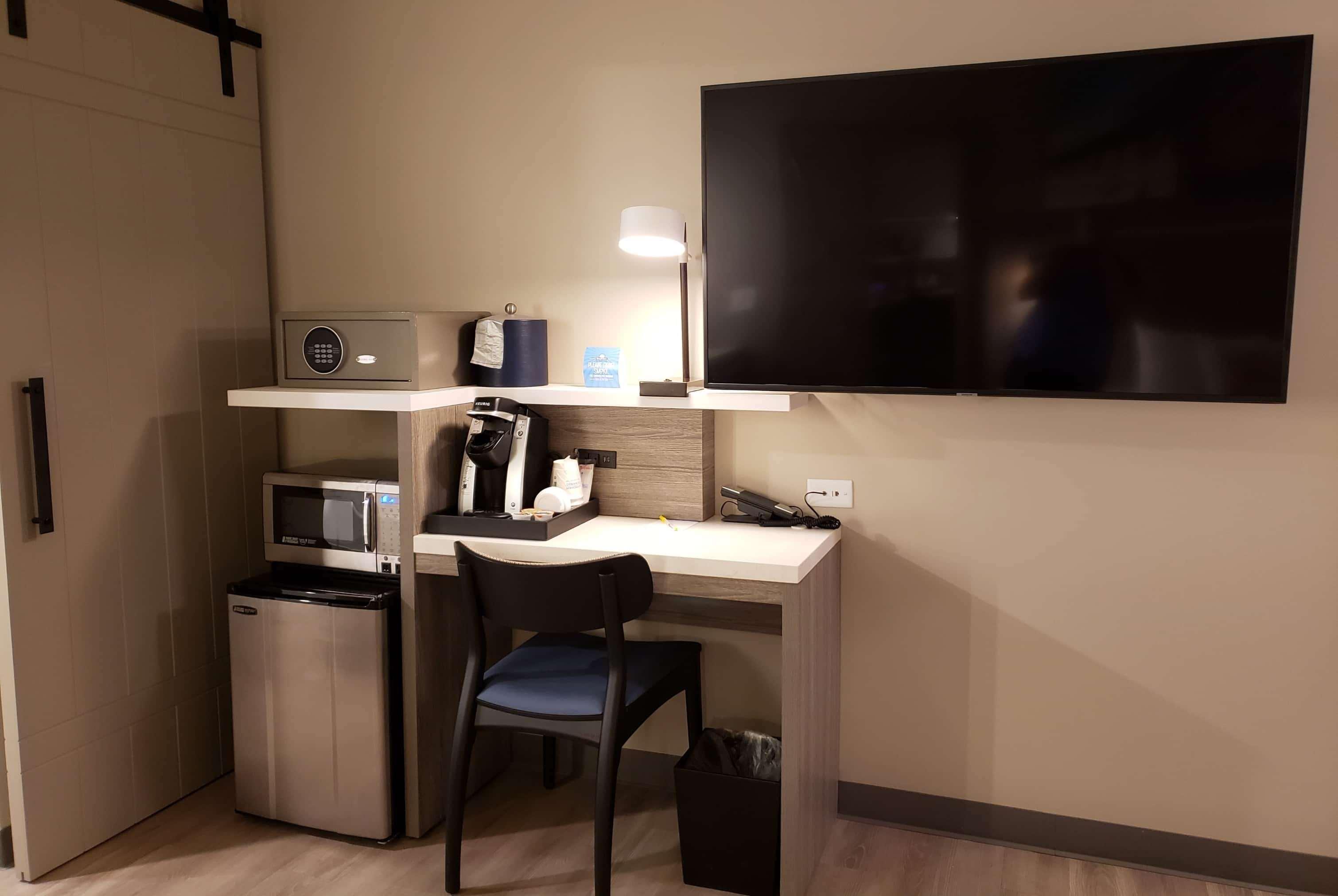 Days Inn By Wyndham Wilmington / University Экстерьер фото