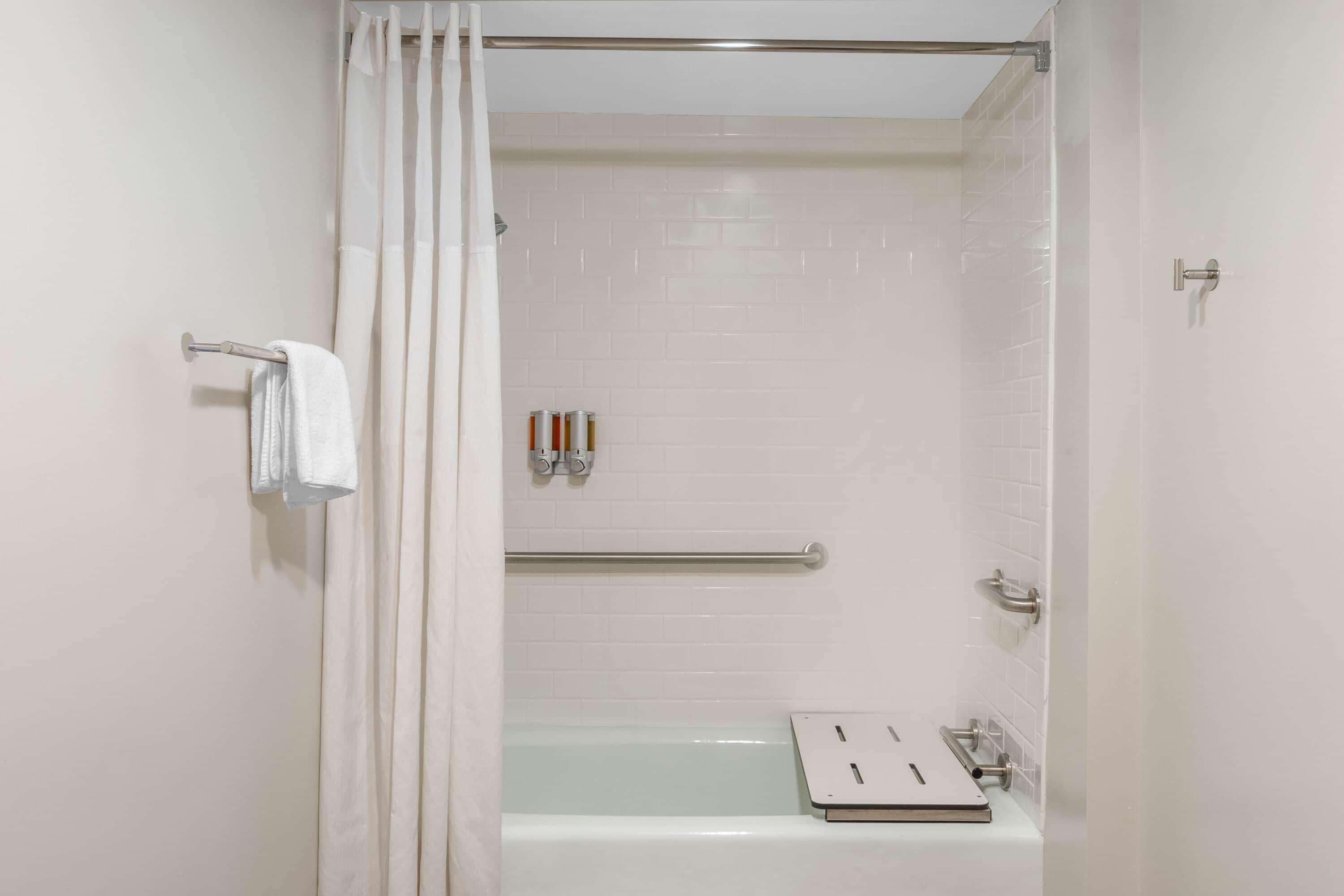 Days Inn By Wyndham Wilmington / University Экстерьер фото
