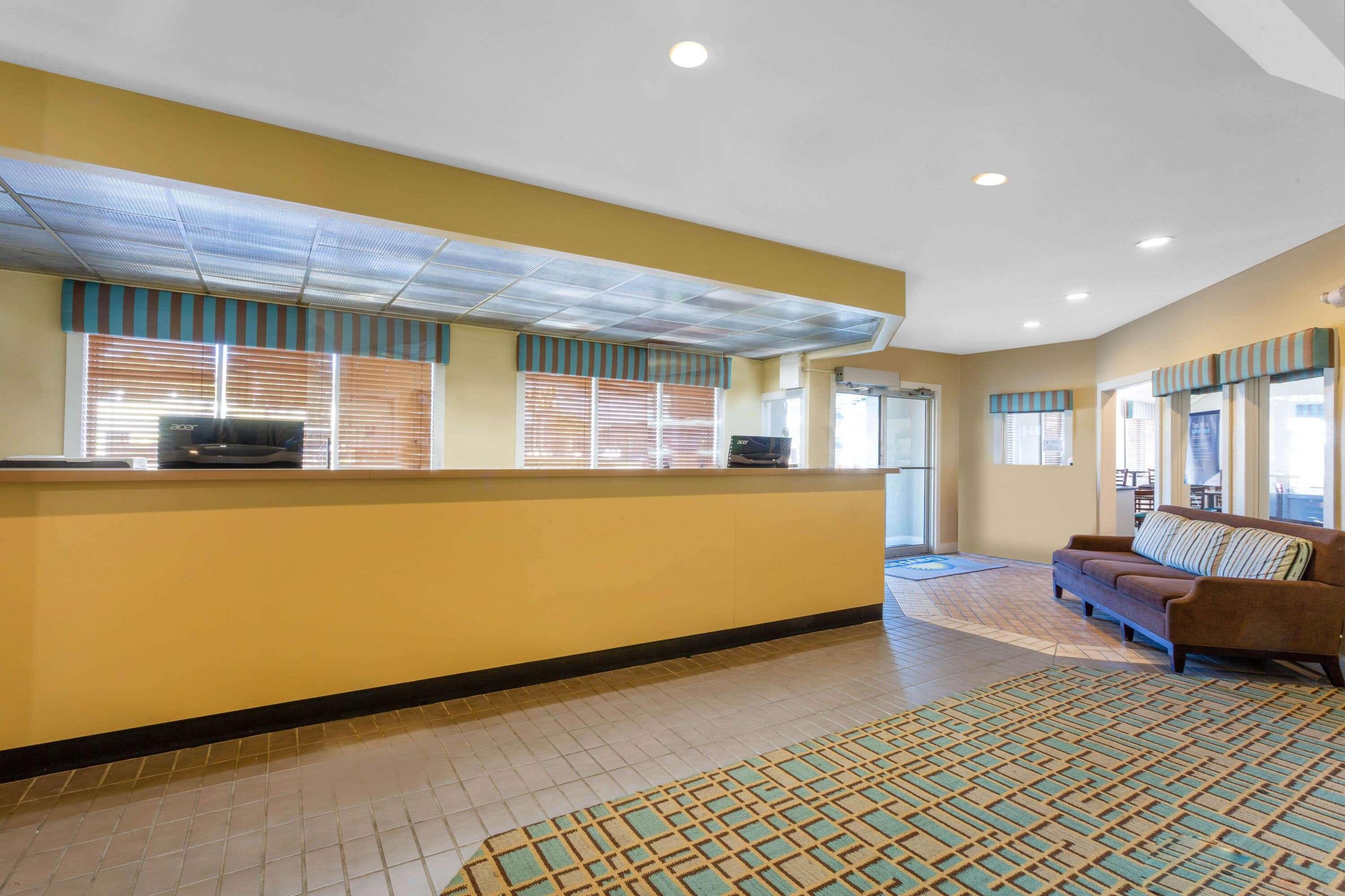 Days Inn By Wyndham Wilmington / University Экстерьер фото